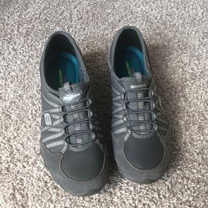 Sketchers memory foam sneakers